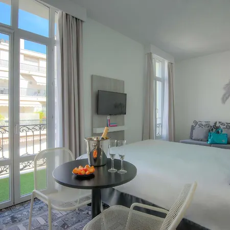 Ibis Styles Centre Gare Hotel 3*